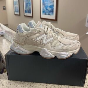 ‼️SOLD‼️New Balance Unisex 9060 Beige Athletic Shoes
